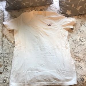 Hollister t shirt